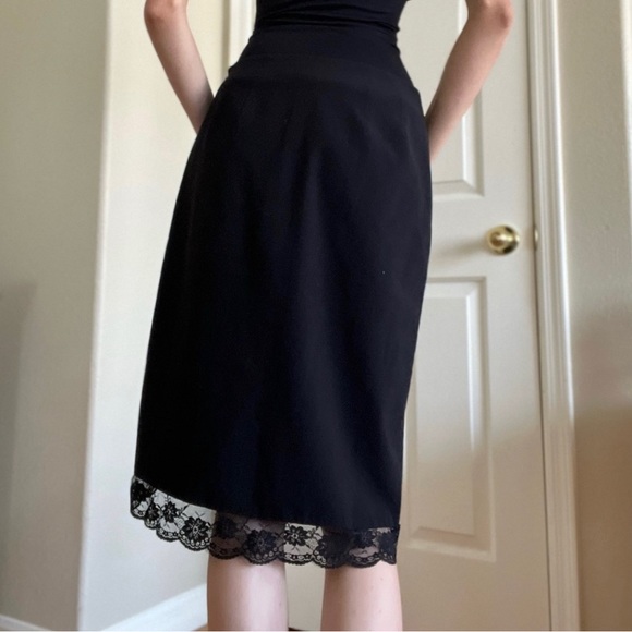 🪦Black Lace Trim Midi Skirt🪦 - Picture 2 of 4